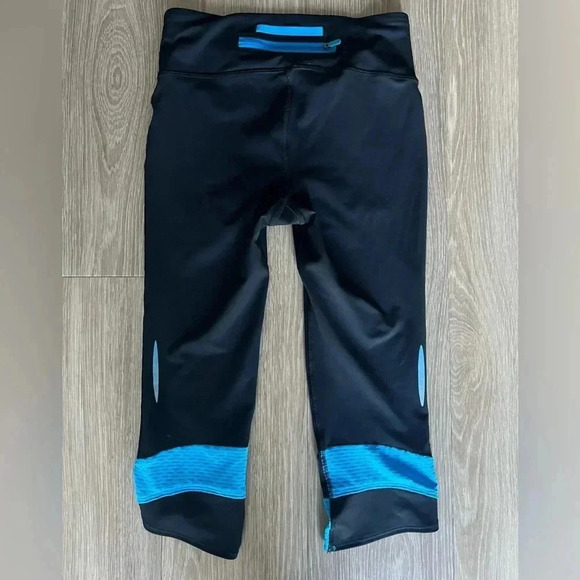 Under Armour Blue Capri Leggings Activewear Small - Picture 3 of 4